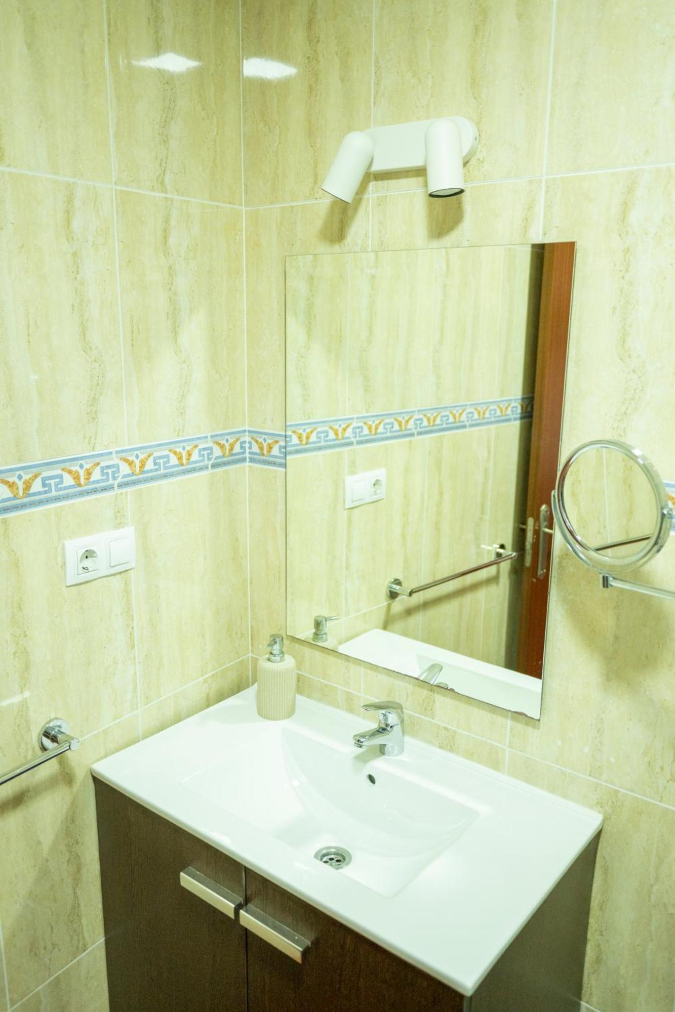 Amolan Vv Airport Apartment El Matorral Екстериор снимка